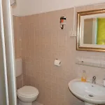 Отель Glicine 2*