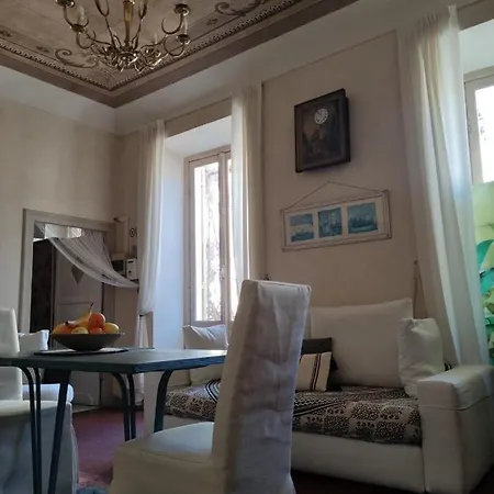 Glicine Szálloda Noli