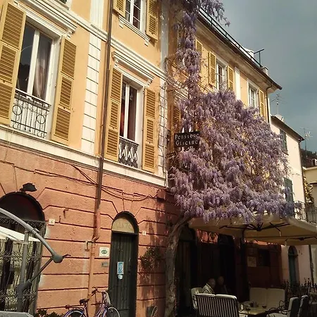 Glicine Hotel
