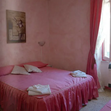 Glicine Hotel 2*