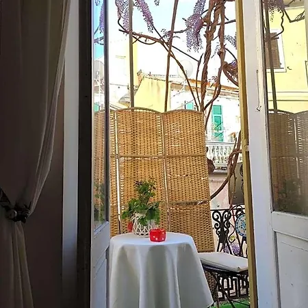 酒店 Glicine 诺利